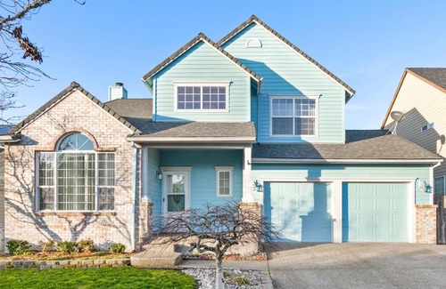 Rock Creek House | Relax at The Place To Be with Inviting Hot Tub Access