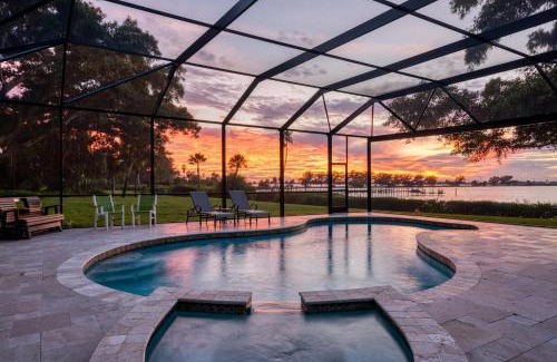Bradenton House | Inviting Plantation House with Waterfront Views & Pool Access