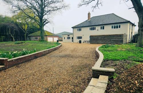 Foxley House | Discover The Plough Inn Farmhouse - A Private Holiday Retreat