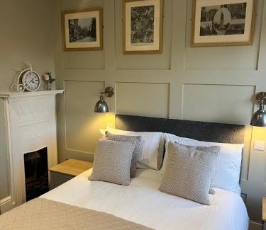Itchen Abbas Hotel | Pet-Friendly Retreat at The Plough Itchen Abbas, Rated 9/10