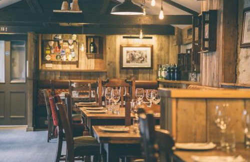 Sherborne Hotel | Pet-Friendly Retreat at The Plume of Feathers - 4 Stars