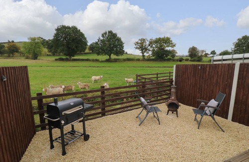 Kingstone Cottage | Romantic Retreat at The Pod, Garden Oasis in Hixon