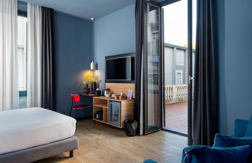 La Spezia Historic Centre Hotel | Enjoy Your Stay at The Poet Hotel with Breakfast & Accessibility