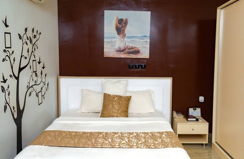 Jos Hotel | Family-Friendly Getaway at The Point Hotel and Suites