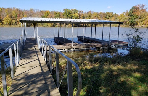 Cannelton Cabin | Waterfront Getaway with Boat Dock at Rocky Point, IN