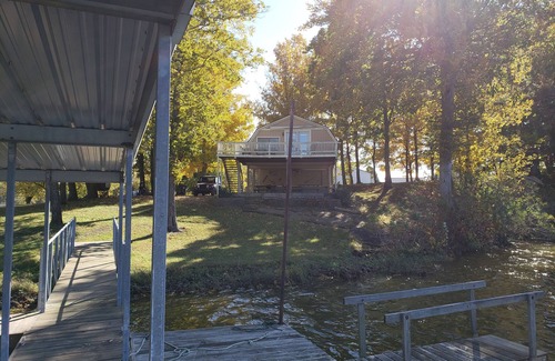 Cannelton Cabin | Waterfront Getaway with Boat Dock at Rocky Point, IN