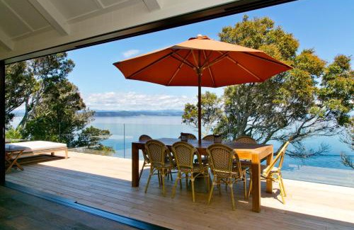 Acacia Bay House | Exquisite Oceanfront Stay at The Point Luxury Villa