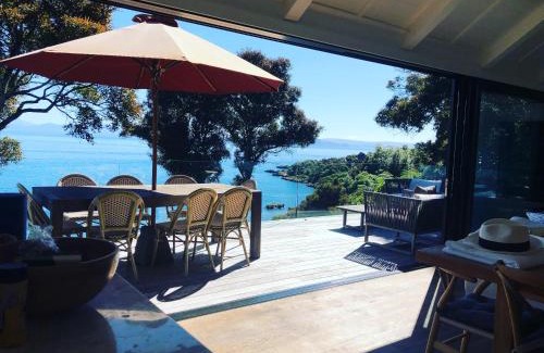 Acacia Bay House | Exquisite Oceanfront Stay at The Point Luxury Villa