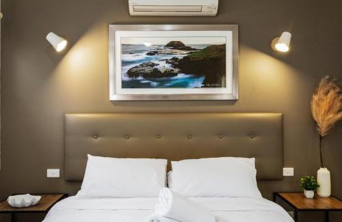 Cowes Villa | Discover Oceanfront Bliss at The Point Villa - Rated 8.7/10
