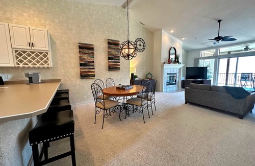 Osage Beach Condo | Guest Rated 10/10: The Pointe at Lazy Days Awaits