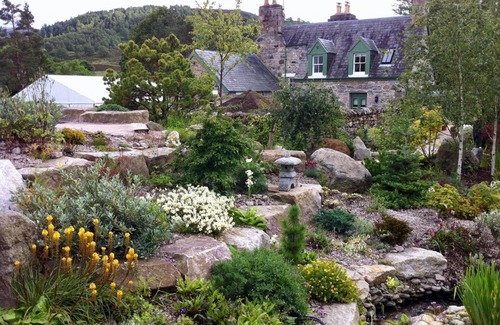 Doune House | Comfortable Stay at The Polchar - Aviemore with Hot Tub