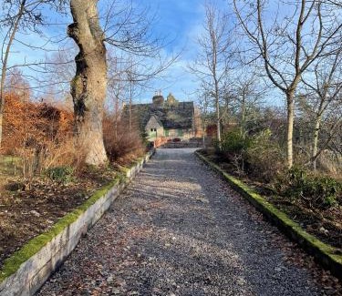 Doune House | Comfortable Stay at The Polchar - Aviemore with Hot Tub