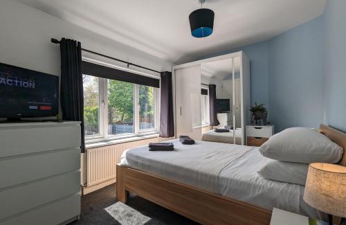 Acocks Green House | Family-Friendly Retreat at The Pollard Home Acocks Green