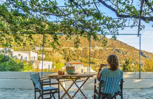 Andros House | Tranquil Pomegranate House - 3-BDR Retreat for Families