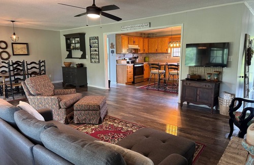 Horton House | The Ponderosa: 3-bedroom, 2 bath country getaway with AC, WiFi. Enjoy your stay