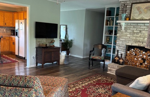 Horton House | The Ponderosa: 3-bedroom, 2 bath country getaway with AC, WiFi. Enjoy your stay