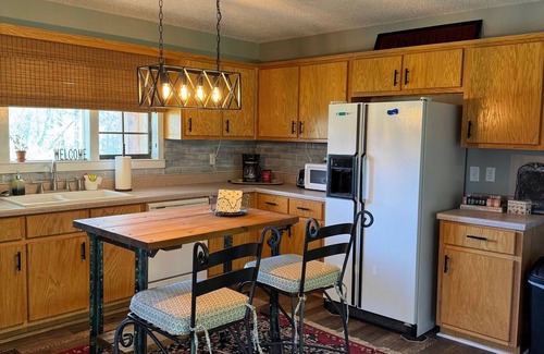 Horton House | The Ponderosa: 3-bedroom, 2 bath country getaway with AC, WiFi. Enjoy your stay