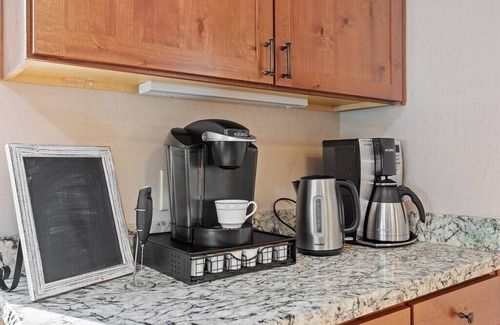 Greer Cabin | Pet-Friendly Ponderosa Cabin - Rated 10/10 by Guests