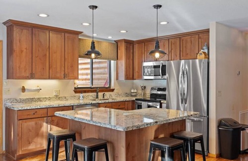 Greer Cabin | Pet-Friendly Ponderosa Cabin - Rated 10/10 by Guests