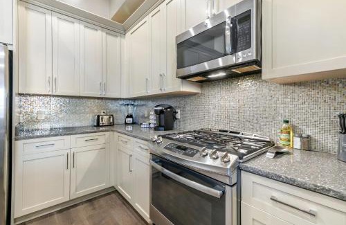 Central Business District Apartment | Indulge at The Pontchartrain: Spa & Breakfast Included