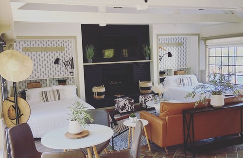 Moorpark House | Relaxing Retreat at The Pool House with Hot Tub & Spa