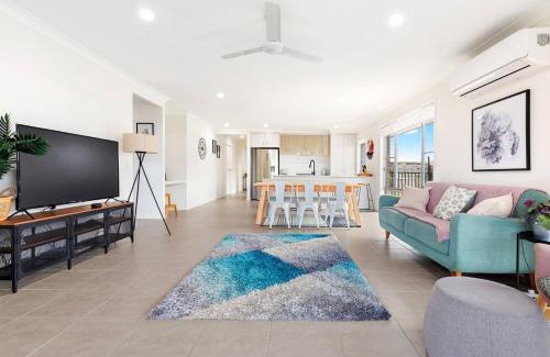 Urraween House | Family-Friendly Retreat at The Pool House in Hervey Bay