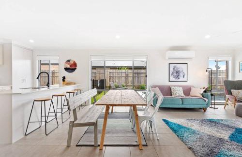 Urraween House | Family-Friendly Retreat at The Pool House in Hervey Bay