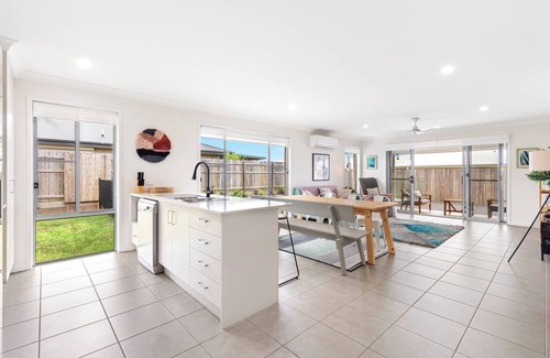 Urraween House | Family-Friendly Getaway at The Pool House in Hervey Bay