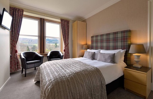 Pitlochry House | Elegant Stay at The Poplars Guest House - Rated 10/10