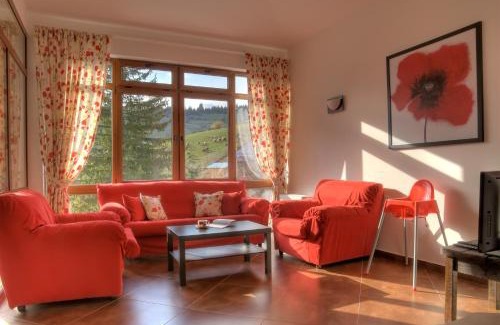 Progled House | Explore The Poppies House: Family-Friendly Getaway