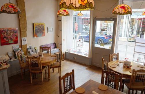 Bishops Castle House | Discover The Poppy House: Pet-Friendly & Family Haven