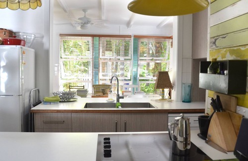 Port Douglas House | Experience The Port Douglas Artists' Nook with Ocean Views