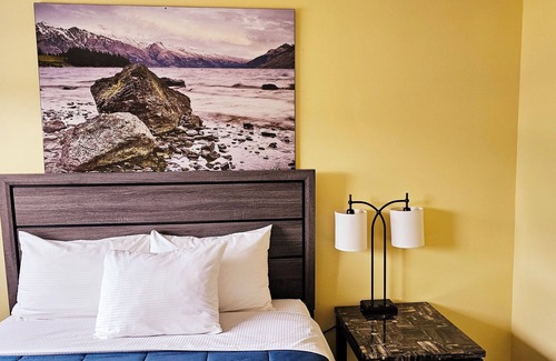 Regional District of Nanaimo Hotel | Comfortable Stay at The Port-O-Call Inn & Suites