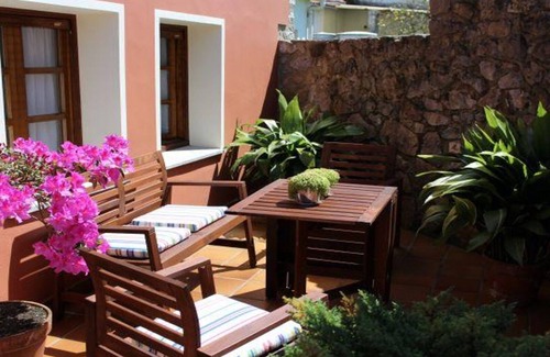 Ribadesella House | Discover The Porthole: Oceanfront Retreat for 6 Guests