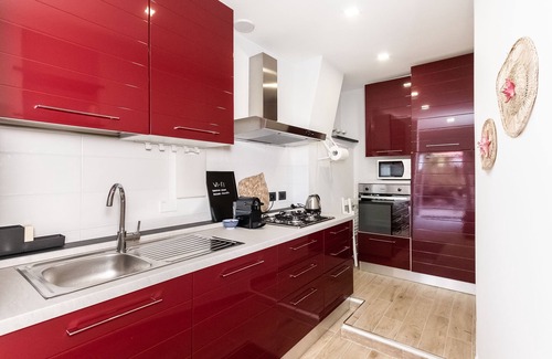 Portofino Apartment | Discover The Portofino Nest: Pet-Friendly with Spa & Wi-Fi