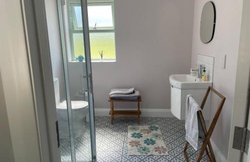 Jamestown House | Family-Friendly Retreat at The Potters Lodge - Rated 9.6/10