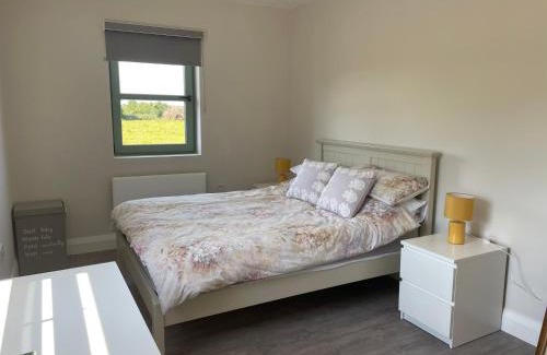 Jamestown House | Family-Friendly Retreat at The Potters Lodge - Rated 9.6/10