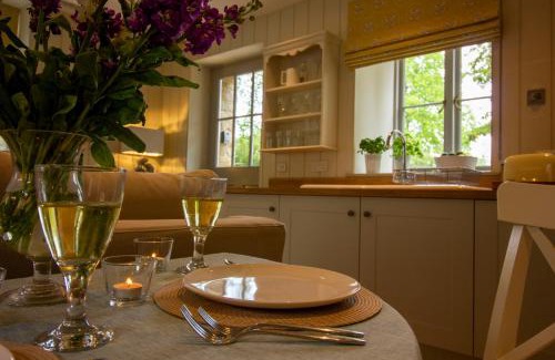 Cirencester Apartment | Exclusive Retreat at The Potting Shed in Cirencester