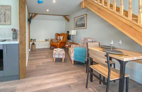 Mersham House | Highly Rated The Potting Shed: Pet and Child Friendly Escape