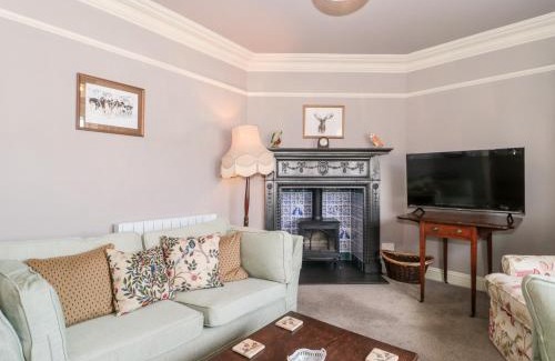 Porlock House | Pet-Friendly Haven: The Pound, 4-Star Rated with Top Reviews