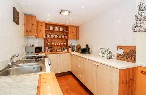 Redbrook Cottage | Pet-Friendly Stay at The Pound - Rated 10/10 by Guests