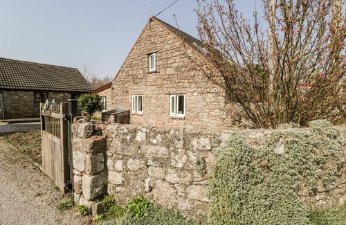 Redbrook Cottage | Pet-Friendly Stay at The Pound - Rated 10/10 by Guests