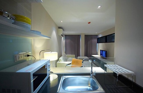 Sathorn Hotel | Discover Comfort at The Present Sathorn with Great Amenities