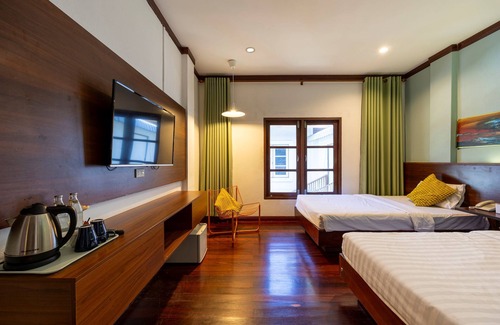 Ladprao Hotel | Relax at The President Hotel, Chokchai 4 - Pool & Spa