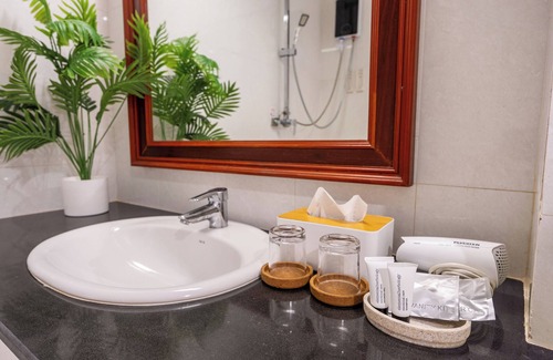 Ladprao Hotel | Relax at The President Hotel, Chokchai 4 - Pool & Spa