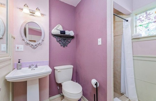 Christoval Hotel | Guest Rated: The Prickly Pear Room at The Ranch House Motel