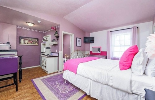 Christoval Hotel | Guest Rated: The Prickly Pear Room at The Ranch House Motel