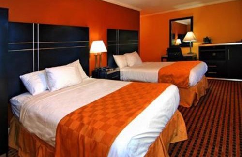 Tunkhannock Hotel | Discover The Prince Hotel: Family-Friendly with Hot Tub
