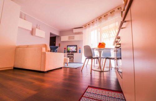 Monaco Apartment | Pet Friendly Princess Monac'home with Ocean Views & Parking