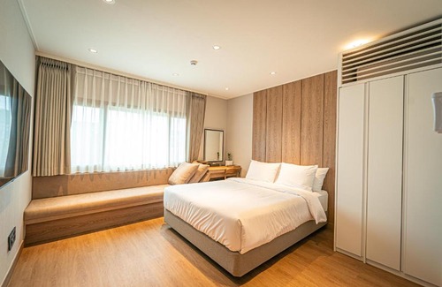 Jocheon House | Discover The Private Hamdeok with Family-Friendly Amenities